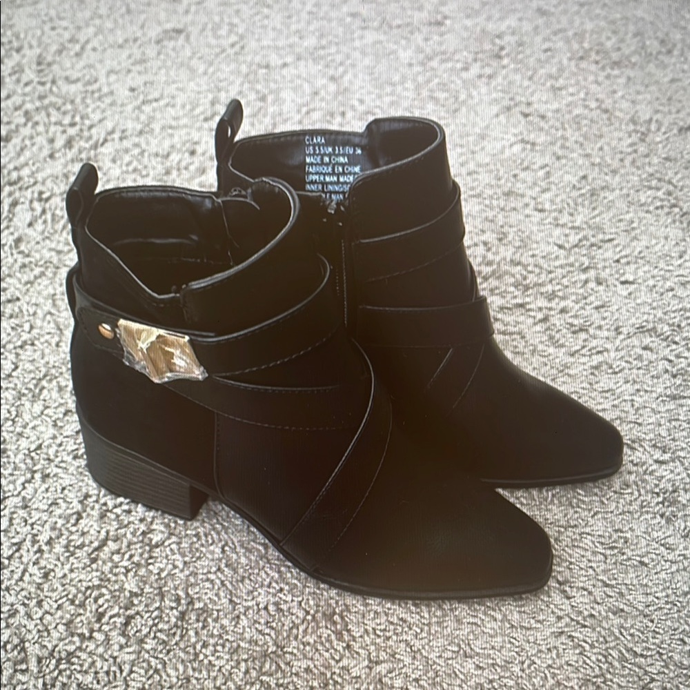 Elegant Black Ankle Boots